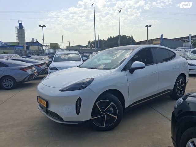 מודעת רכב ג'י.איי.סי איון HT