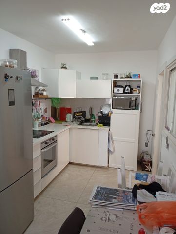 ז'בוטינסקי 21