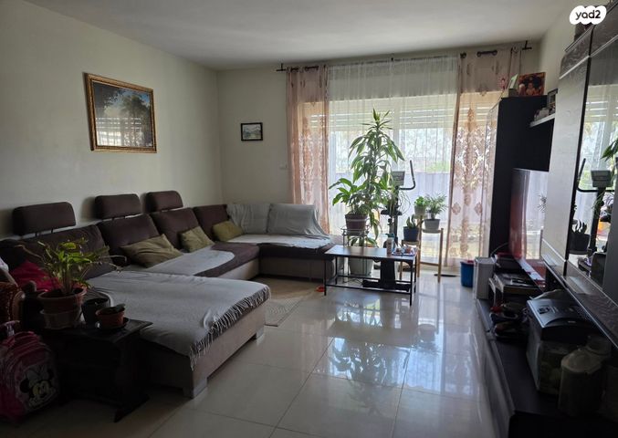 עליית הנוער 7