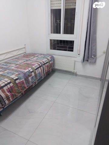 קדושי בבל 22