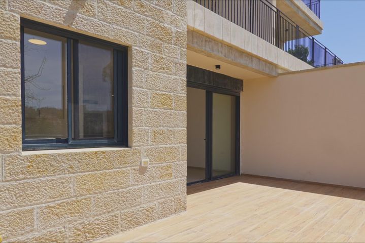דירת גן למכירה בירושלים — 4