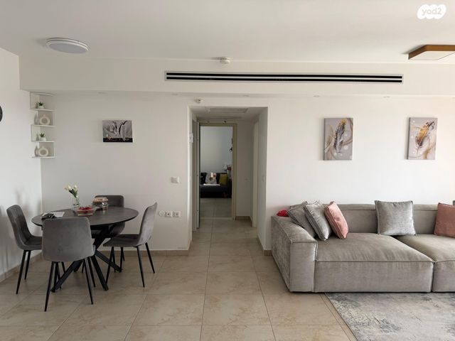 הנרייטה סאלד 69