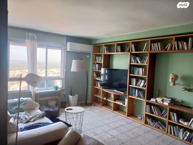 שדרות גולדה מאיר 21