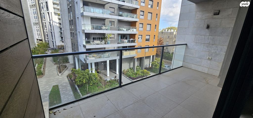 צבי מנדלבלט 4