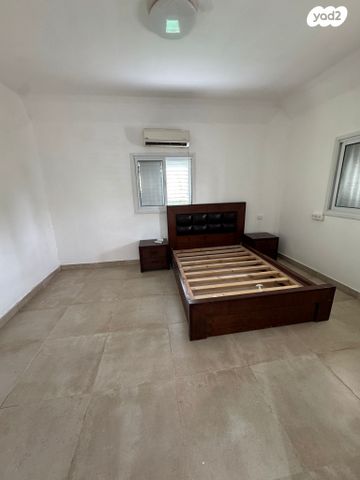 ארלוזורוב 8