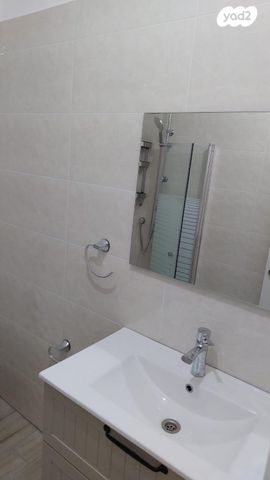 שדרות מונטיפיורי 15