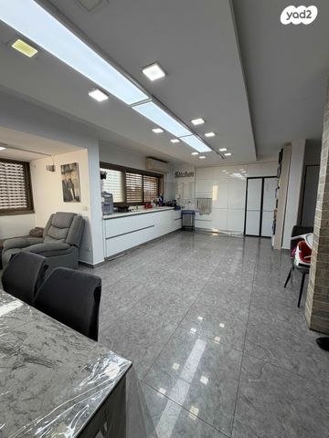 דרך משה דיין 18