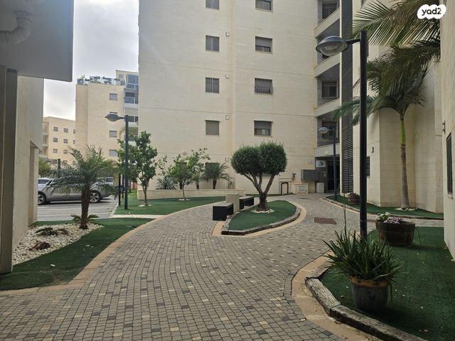 גדעון האוזנר 