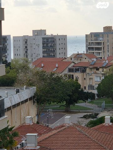 קרן היסוד 24