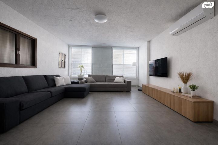 שדרות העצמאות 52