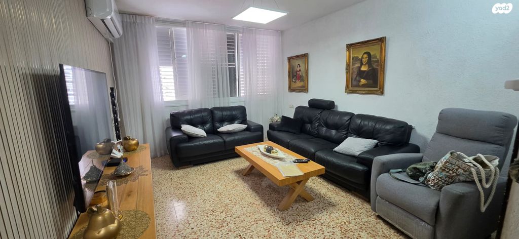 מרדכי נמיר 13