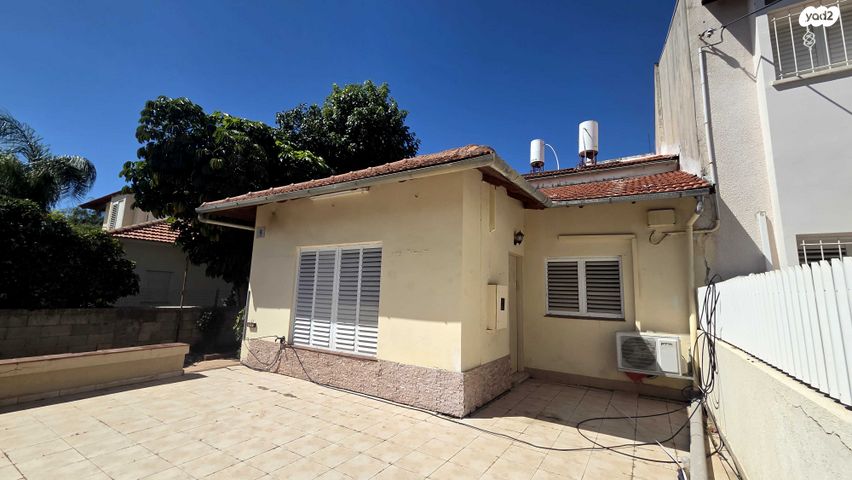 בצלאל לינדה 9