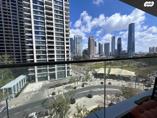 ניסים אלוני 