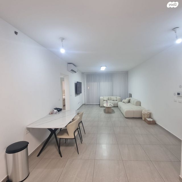 מודעת נכס, גאולה כהן, נאות פרס, רמלה