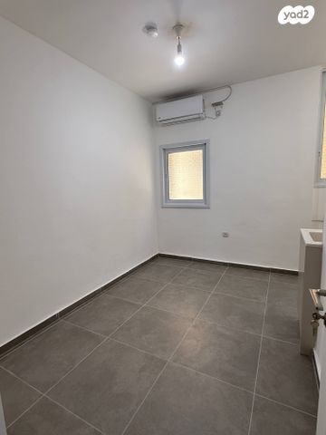 מודעת נכס, דרך רזיאל, צפון מזרח מרכז העיר, נתניה