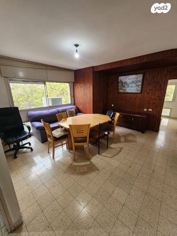 רחבת הרב עוזיאל 