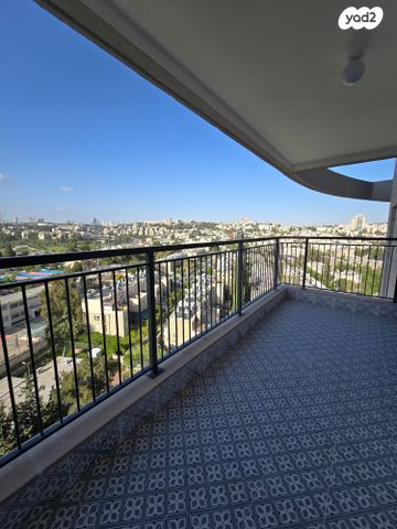 חוזה סן מרטין 25