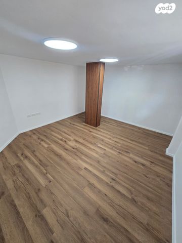 יהושע חנקין 79