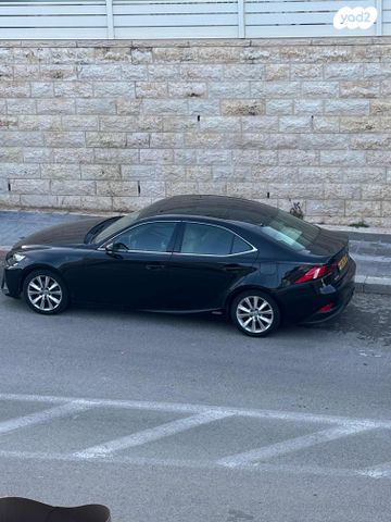 מודעת רכב לקסוס IS