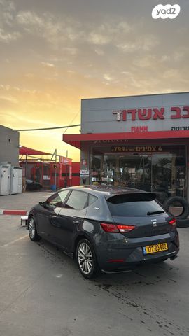מודעת רכב סיאט לאון