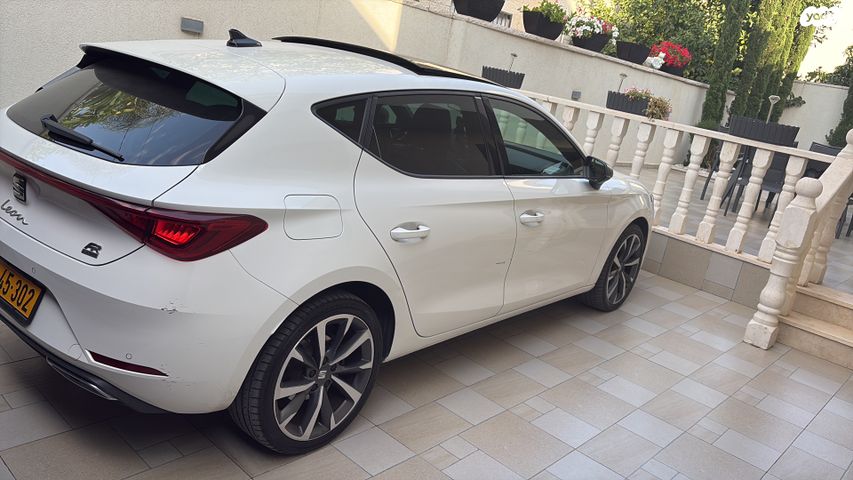 מודעת רכב סיאט לאון