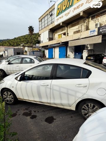 מודעת רכב מאזדה 2