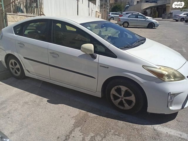 מודעת רכב טויוטה פריוס