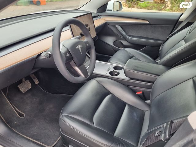 מודעת רכב טסלה מודל 3