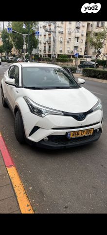 מודעת רכב טויוטה C-HR