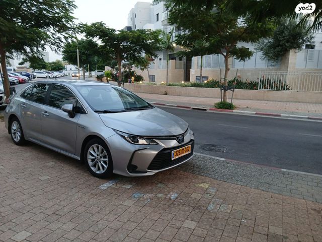 מודעת רכב טויוטה קורולה