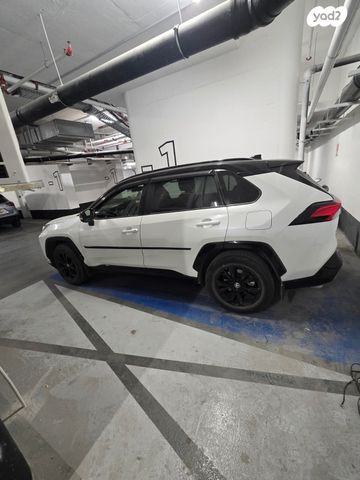 מודעת רכב טויוטה RAV4