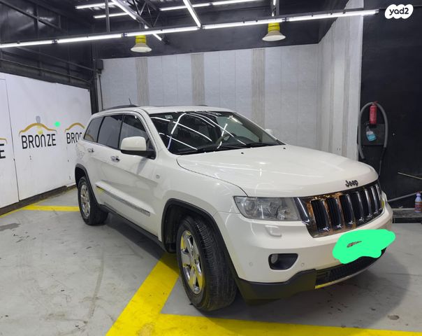 מודעת רכב ג'יפ גרנד צ'ירוקי