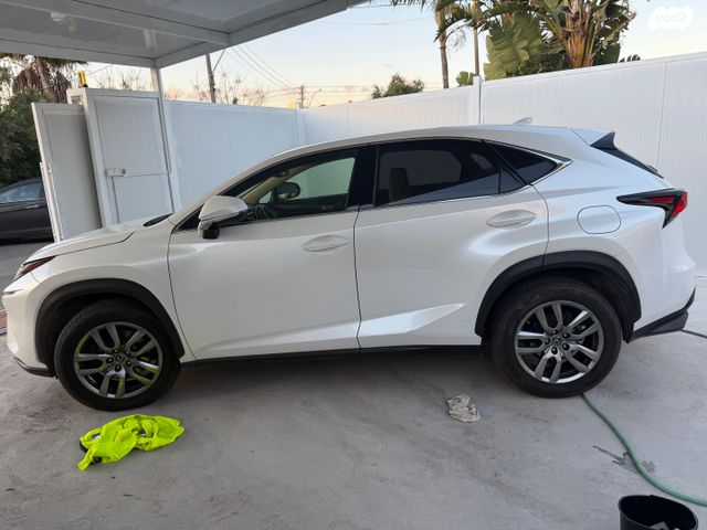 מודעת רכב לקסוס NX