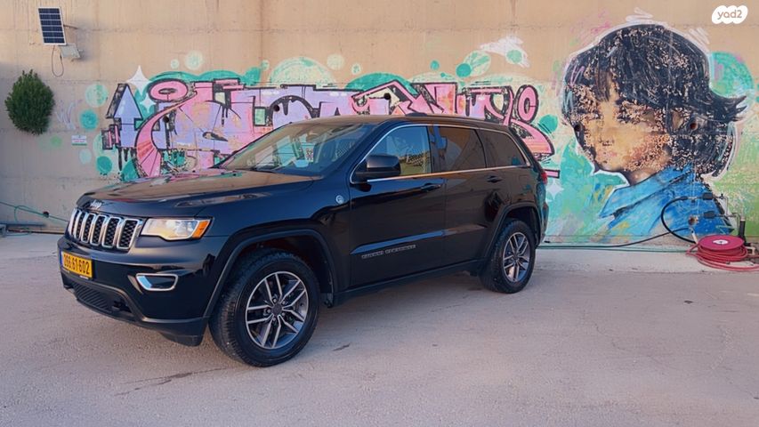 מודעת רכב ג'יפ גרנד צ'ירוקי