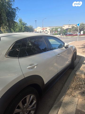מודעת רכב מאזדה CX-30