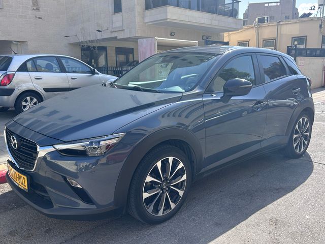 מודעת רכב מאזדה CX-3