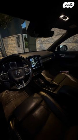 מודעת רכב וולוו XC40