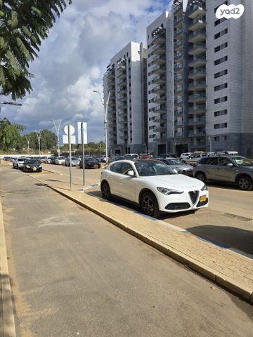 מודעת רכב אלפא רומיאו סטלביו