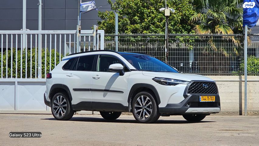 מודעת רכב טויוטה קורולה קרוס