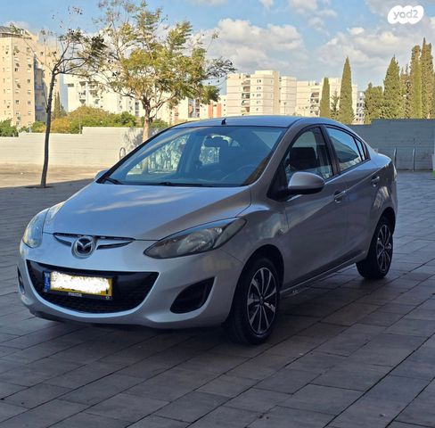 מודעת רכב מאזדה 2