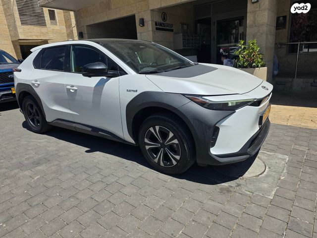 מודעת רכב טויוטה bZ4X