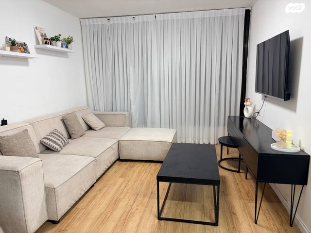 הנרייטה סולד 48