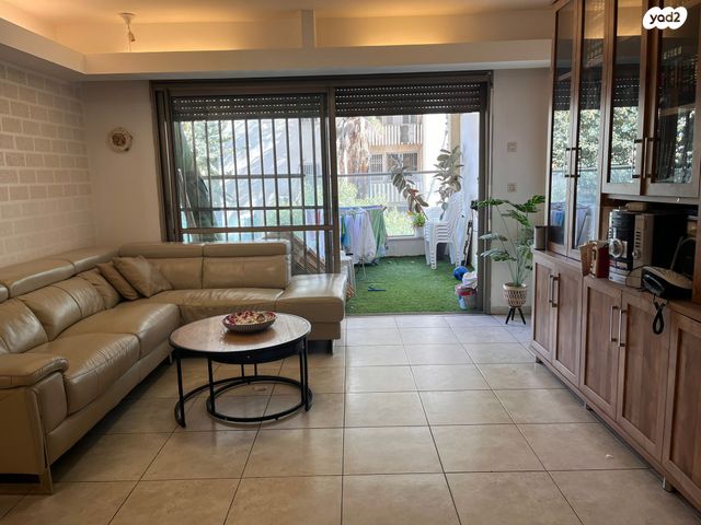 דרך מנחם בגין 38