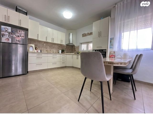 מנחם אוסישקין 50