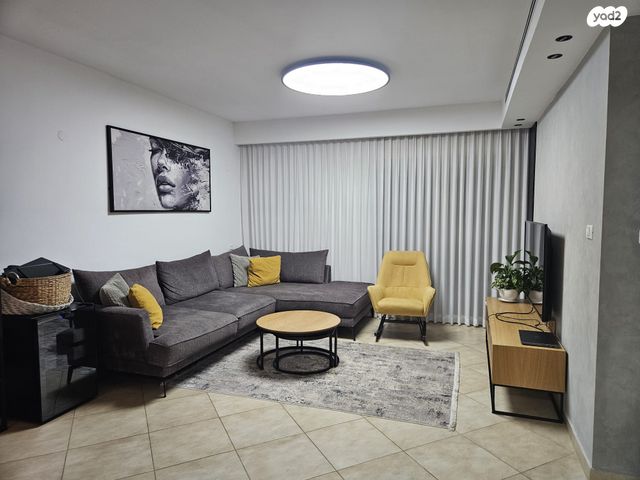 משה קהירי 44