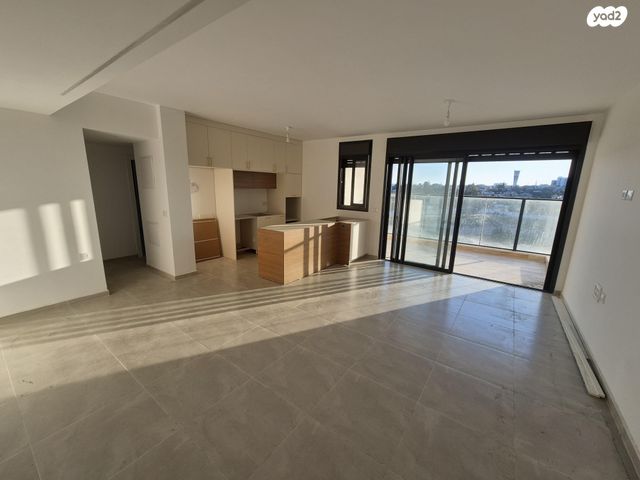 לאה גולדברג 6