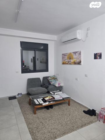 שולמית אלוני 7