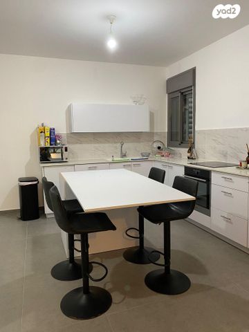 דרך הפארק 16