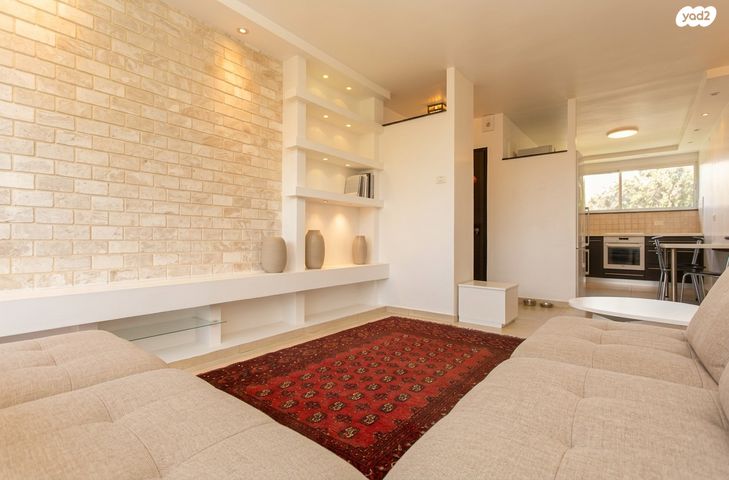 אדמונד פלג 22