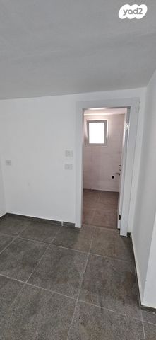 דרך העצמאות 64